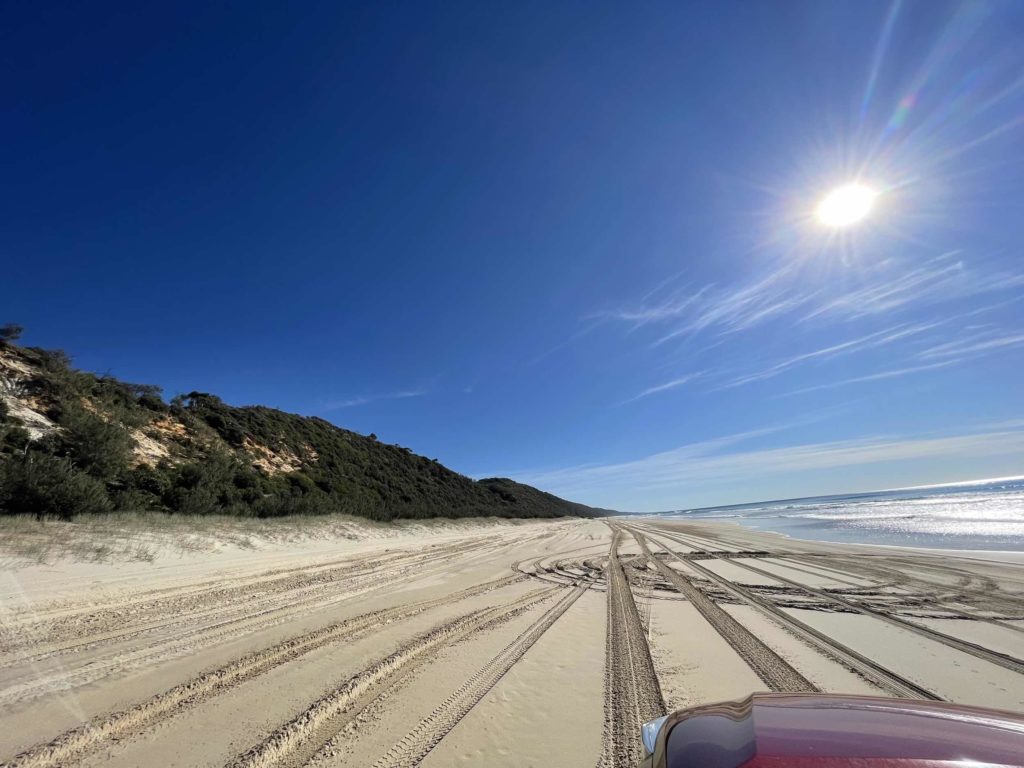 Tyre tracks on Noosa North Shore - Teewah Beach 