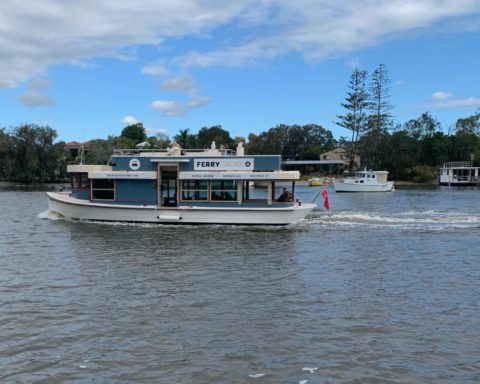 Noosa ferry on noosa river