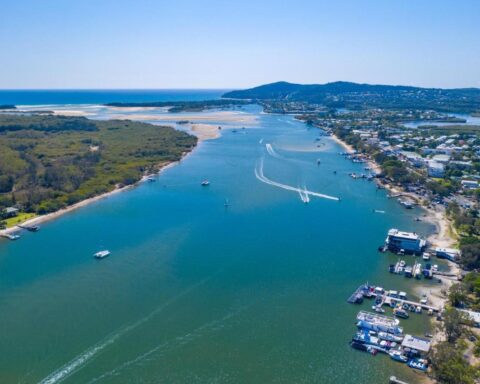 Picture of Noosa River from above - Noosaville Accomodation and Noosa River Accomodation