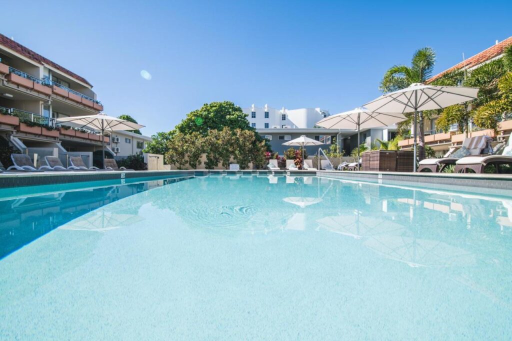 noosa accommodation hastings street - Hotel Laguna