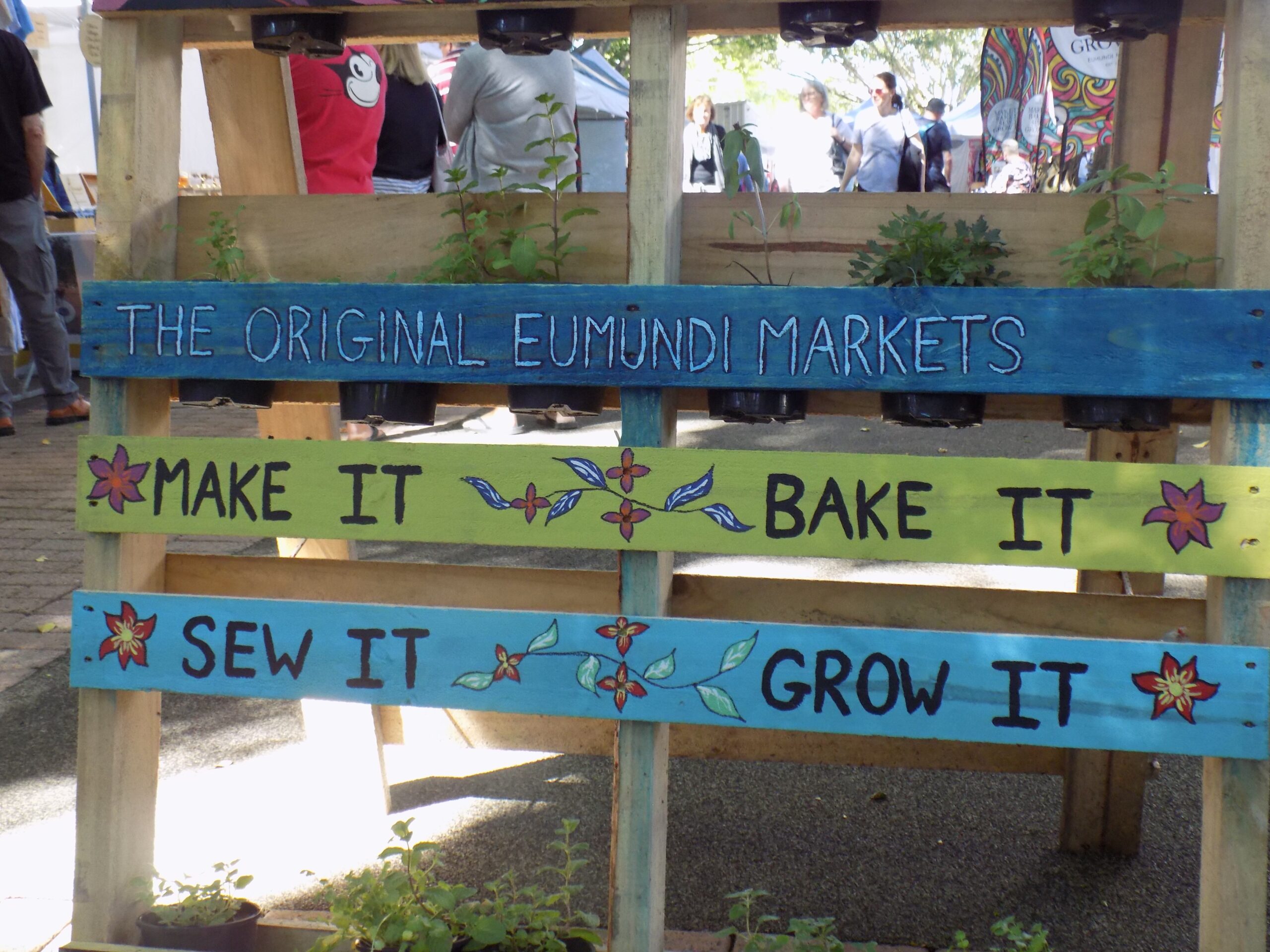 Eumundi Markets sign