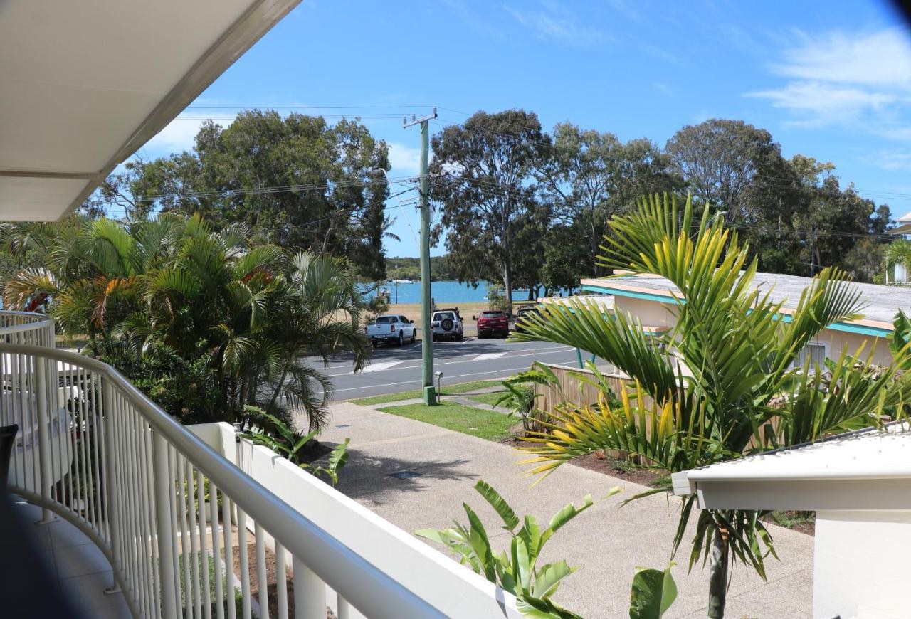 Noosa RIver Palms with view of river