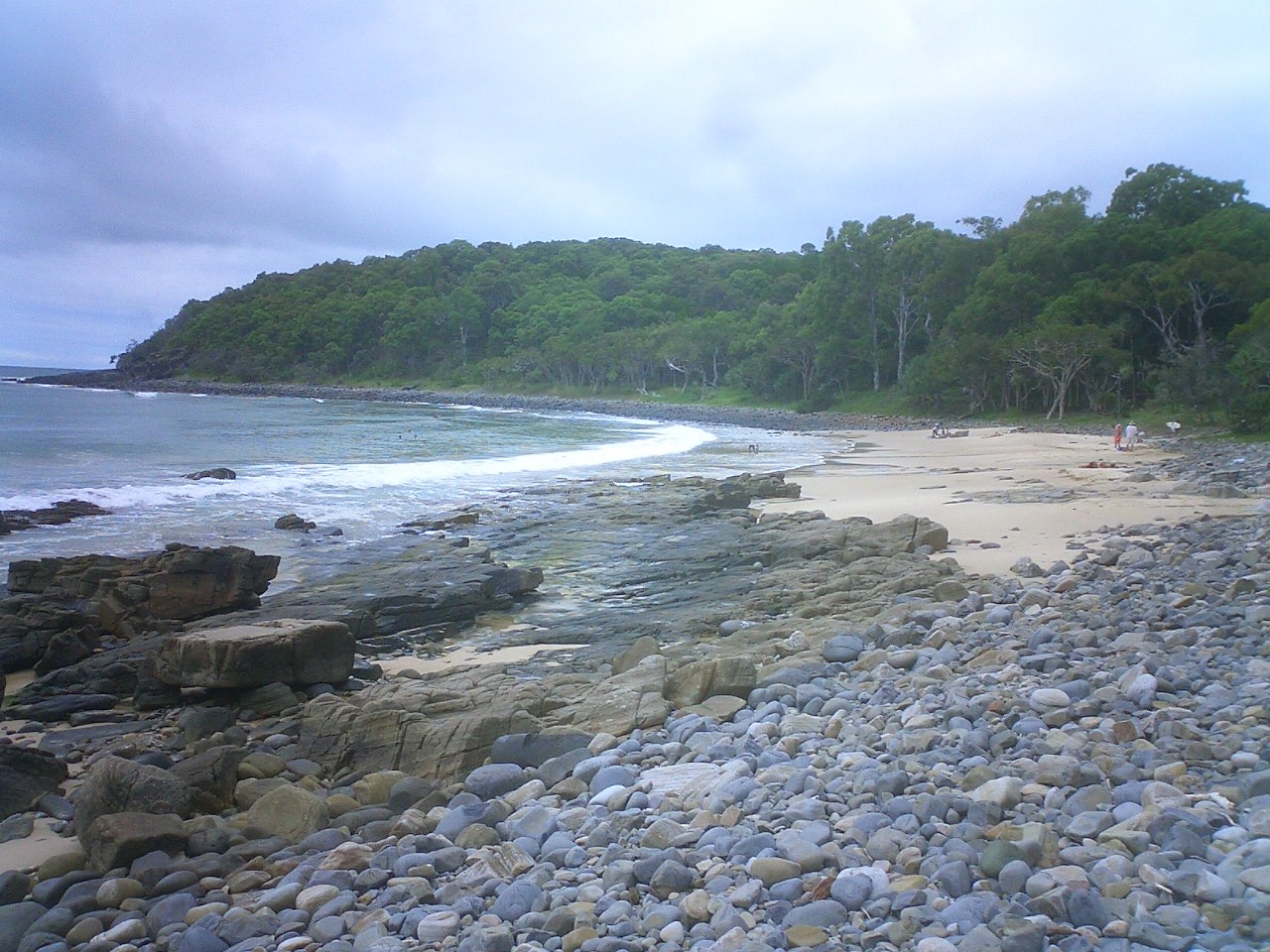 Example of granite boulders and pebbles at granite bay 