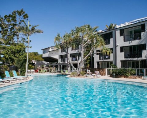 Noosa blue report heated pool